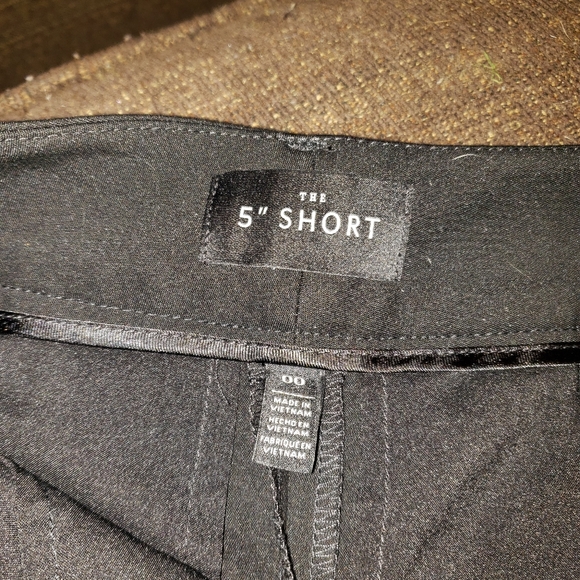 5" short classy pleated shorts - Picture 3 of 5